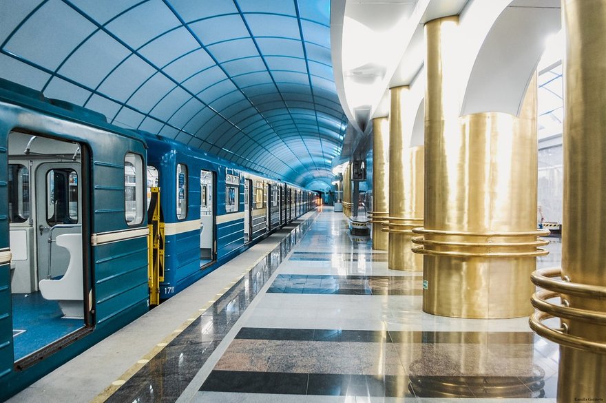 Петербургское метро продлит работу в новогоднюю ночь