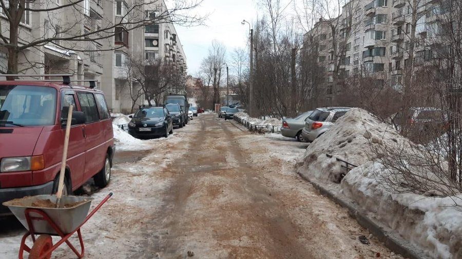Центральный и Невский районы Петербурга стали лидерами антирейтинга по уборке от наледи