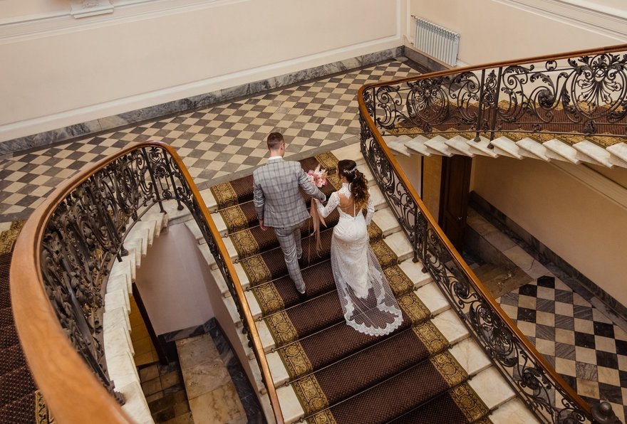 В Петербурге появились объявления о продаже красивых дат для регистрации брака