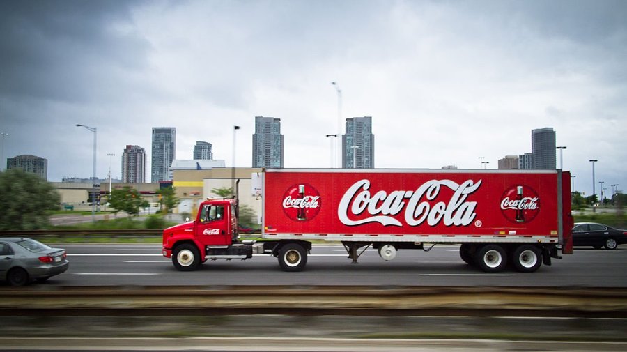 Coca-Cola приостановит работу в России, а PepsiCo прекратит продажу напитков