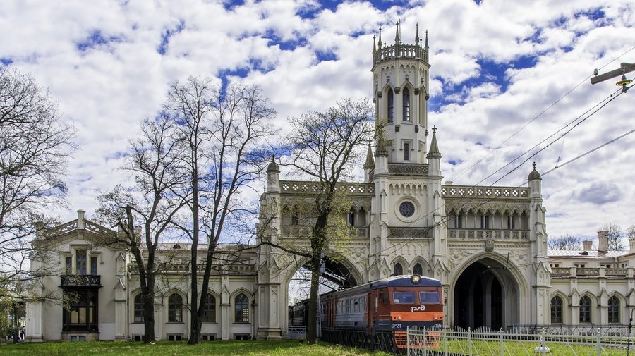 В Санкт-Петербурге запустят экскурсионные электрички по пригородам