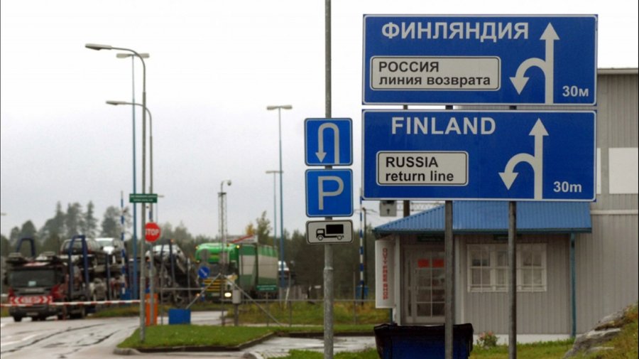 Автобусы из Петербурга в Финляндию пока не отменили
