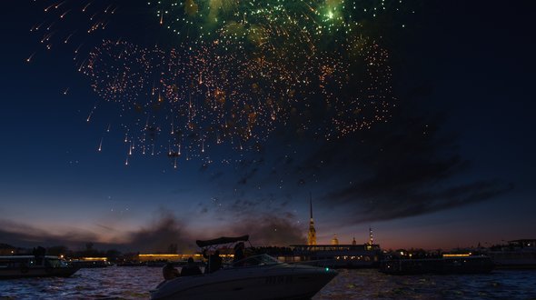 Где посмотреть салют 9 Мая с комфортом: на палубе катера