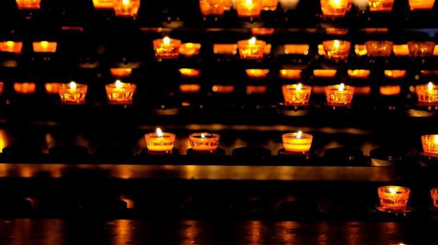 В ночь с 21 на 22 июня на Дворцовой площади зажгут 50 тыс. свечей