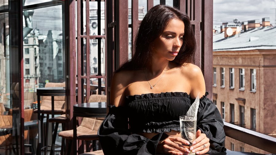 На Петроградке Balcon открыл видовую летнюю террасу на пятом этаже