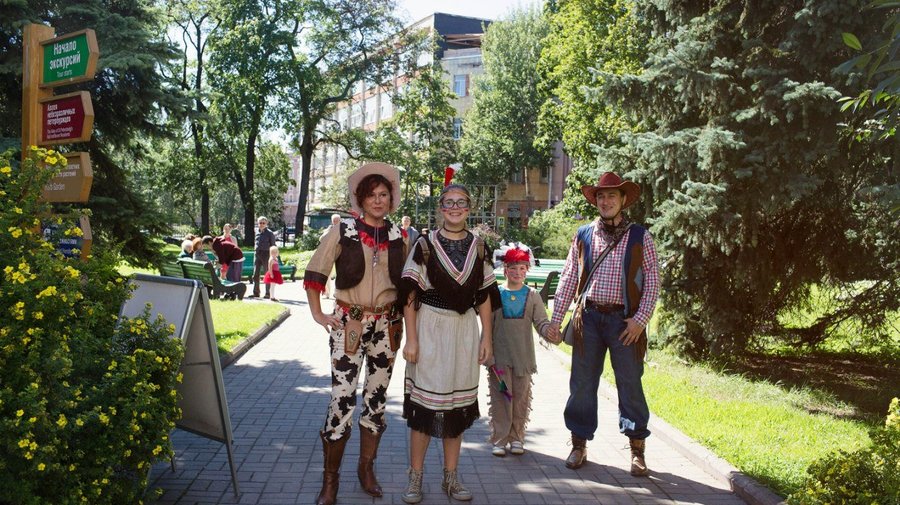 Посетители в костюмах индейцев и ковбоев смогут бесплатно попасть на выставки в Ботаническом саду