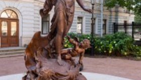 В сад Сан-Галли спустя 19 лет вернулась скульптура Афродиты 