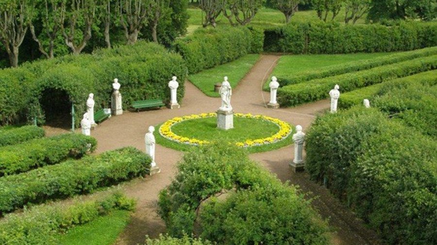 В Голландский сад в Гатчинском парке вернутся скульптуры