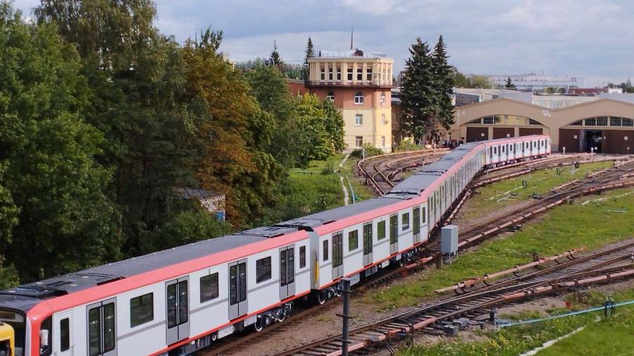 В Петербург прибыл первый состав новых поездов метро «Балтиец»