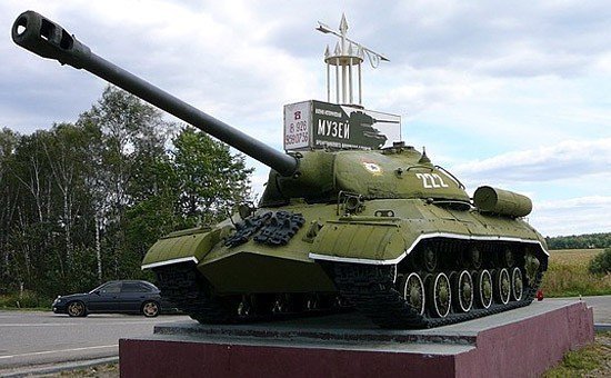 Прокатиться на танке и пострелять холостыми