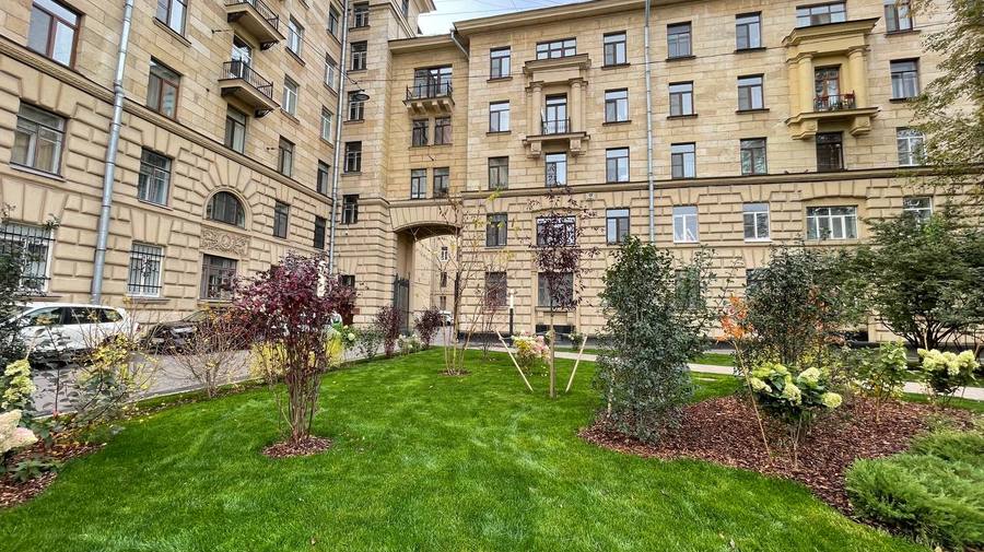 В Петербурге открылся Сквер финансистов