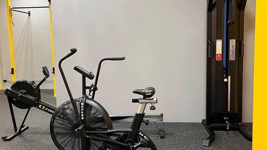 В сети фитнес-залов для индивидуальных тренировок FITROOM можно приобрести восемь тренировок по цене четырех