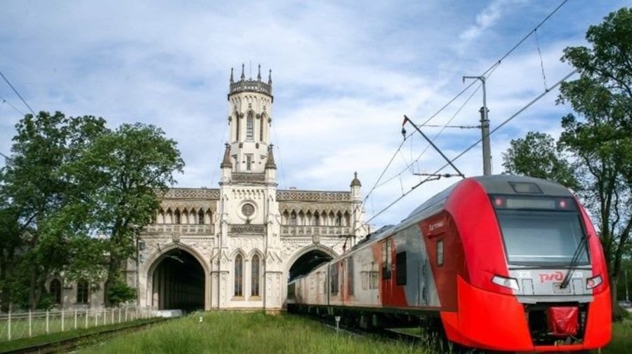 Туристические вагоны до пригородов Петербурга будут курсировать до конца года
