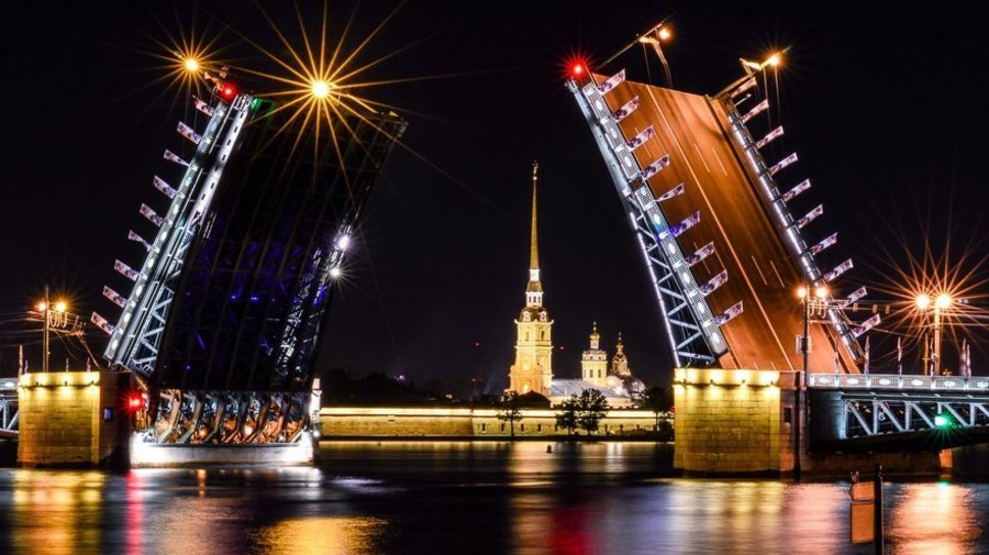 В ночь на 4 ноября в Петербурге завершится сезон «Поющих мостов»