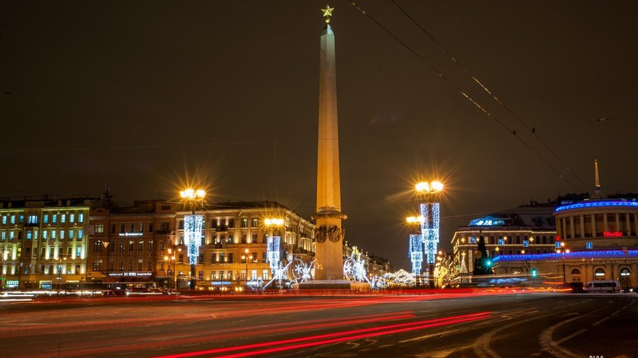 В Новый год и Рождество общественный транспорт Петербурга будет работать круглосуточно