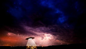 Спектакль «UFO» по Ивану Вырыпаеву