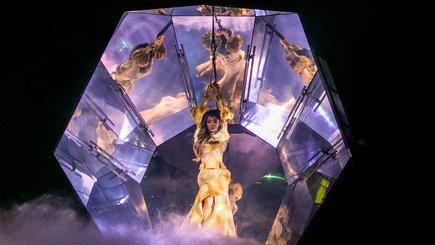 Обновленное шоу «Семеро смелых. Хроника любовных происшествий» на сцене «Ленинград Центра» — фото 4