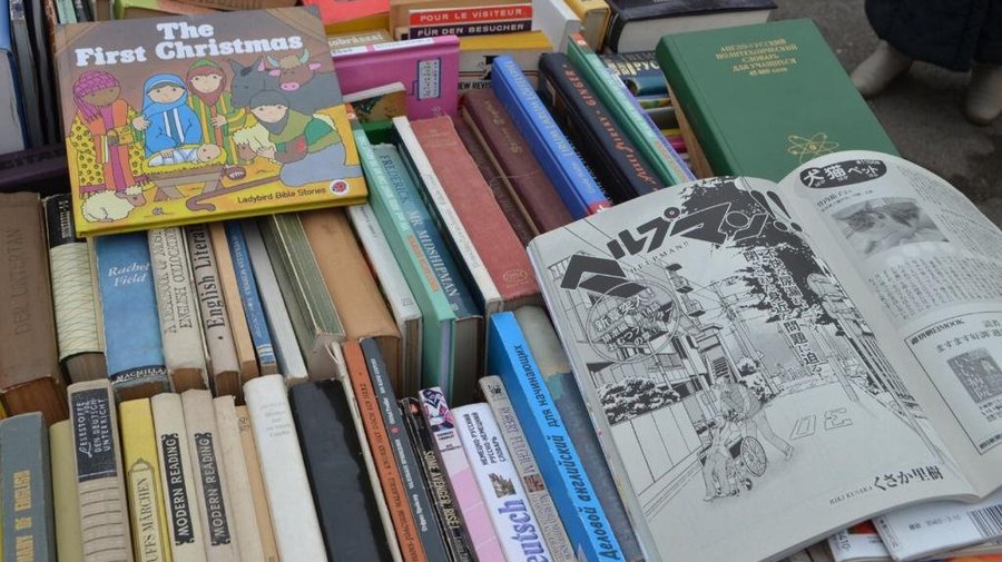 Книжная ярмарка в ДК имени Крупской