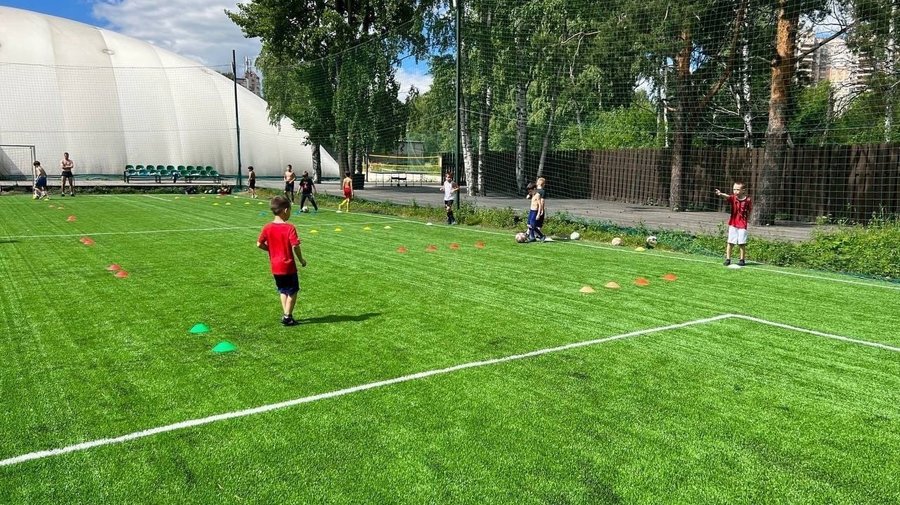 Городской футбольный лагерь «Сосновка Парк»