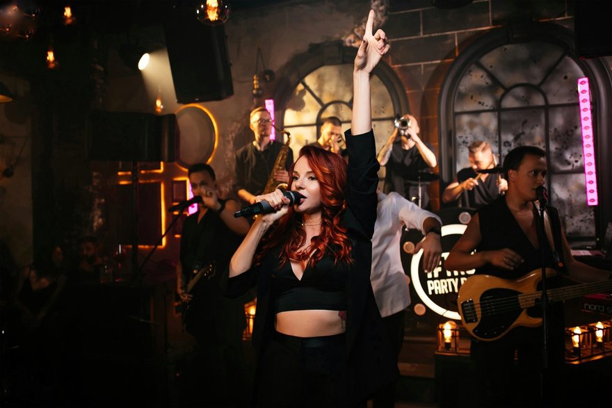 Выступления музыкантов и dj-сеты в Tangiers Lounge