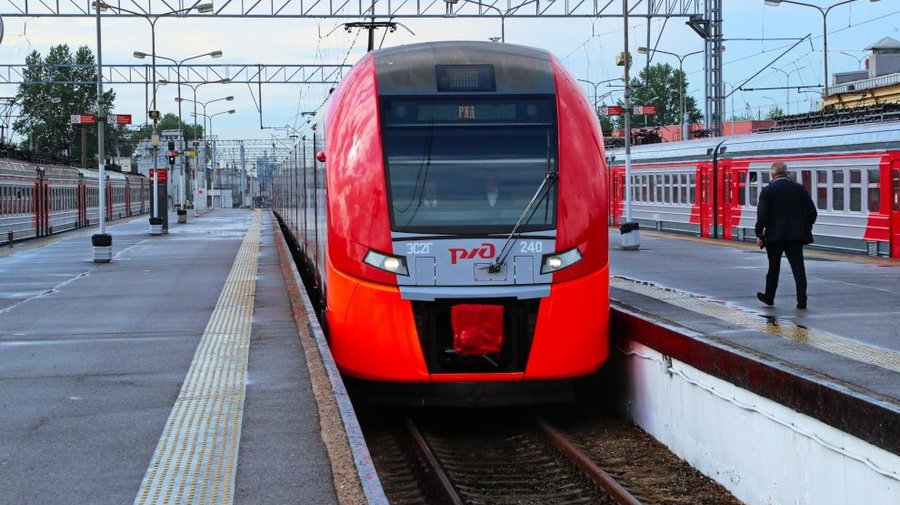 Электрички между Петербургом и Ораниенбаумом в часы пик будут курсировать каждые 15 минут
