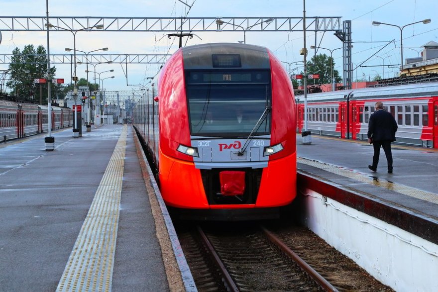 Электрички между Петербургом и Ораниенбаумом в часы пик будут курсировать каждые 15 минут