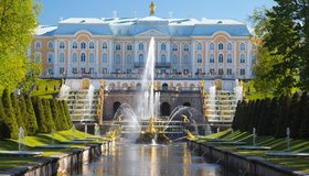 Билет на экскурсию «Петергоф — фонтаны и парки» со скидкой 50%