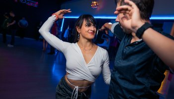 Парные танцы: хастл, бачата, танго, зук, wcs