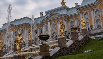 Экскурсия в Петергоф «Все включено. Нижний парк и Большой дворец»