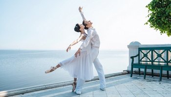 Первый Всероссийский OPEN AIR фестиваль «Парадные спектакли Петергофа»