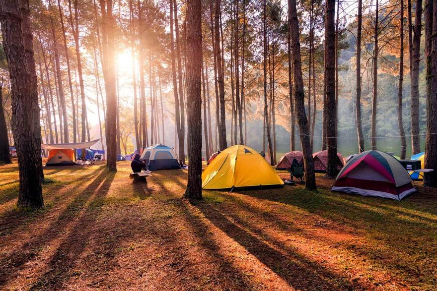 Где отдохнуть с палатками: топ-10 кемпингов