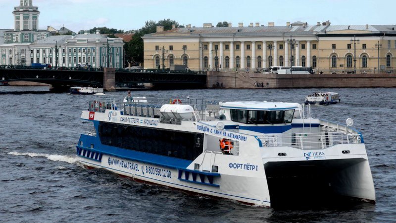 Новый скоростной катамаран «Форт Пётр I» связал Петербург и «Остров фортов»