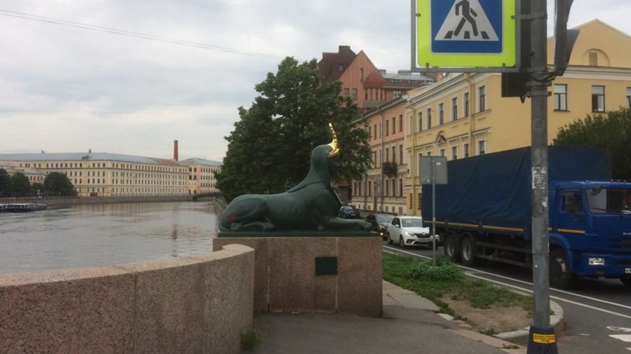 Сфинксов с Египетского моста снова отправили на реставрацию