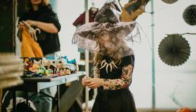 Хеллоуинская Интеллигентная барахолка в «Севкабель Порту»