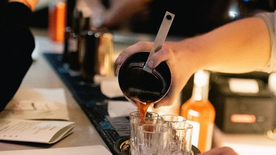 В Cheers по средам проходят встречи «Коктейльного клуба»