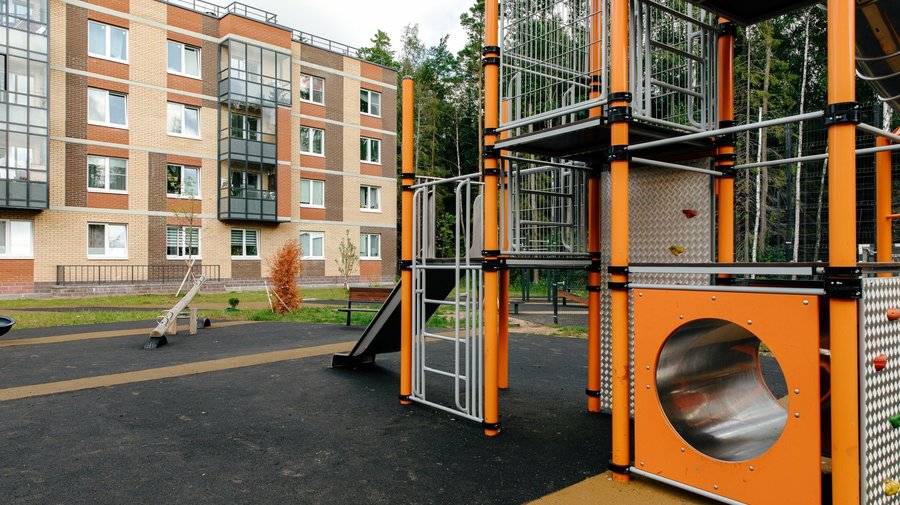 Устроить марафон по детским площадкам