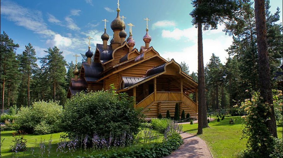 Храм Всех Русских Святых