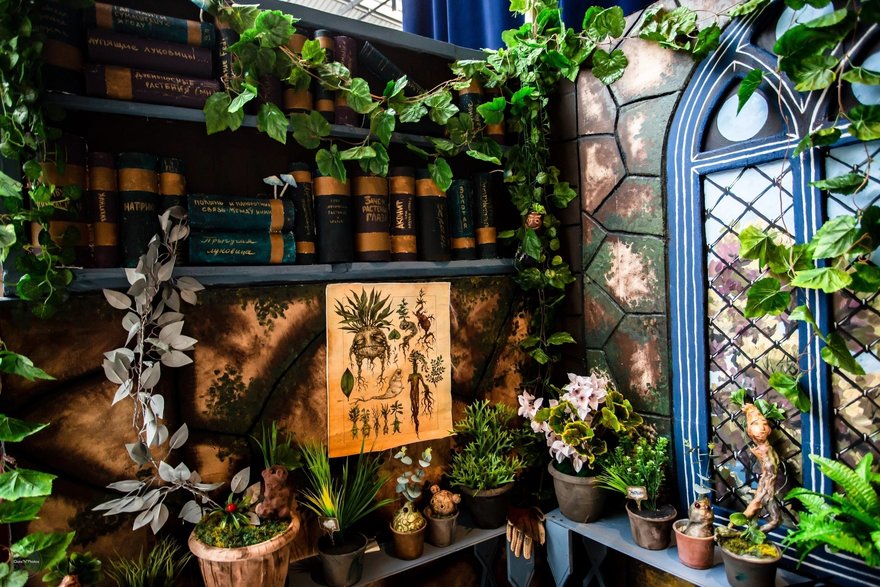 Hogwarts legacy слизерин. гарри поттер коридоры хогвартса. алохомора hogwarts legacy. сундуки с глазами hogwarts legacy в хогсмиде. Hogwarts legacy slytherin common room.