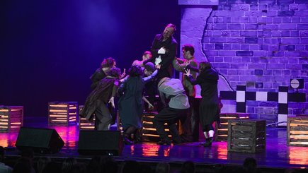Пластический спектакль «Блошиный рынок» с Billy's Band — фото 6