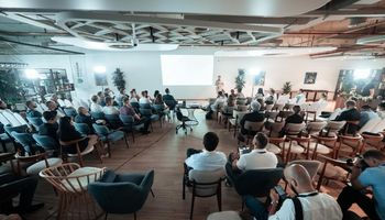 Топ-10 бизнес-клубов Санкт-Петербурга, где можно найти знания и обменяться опытом