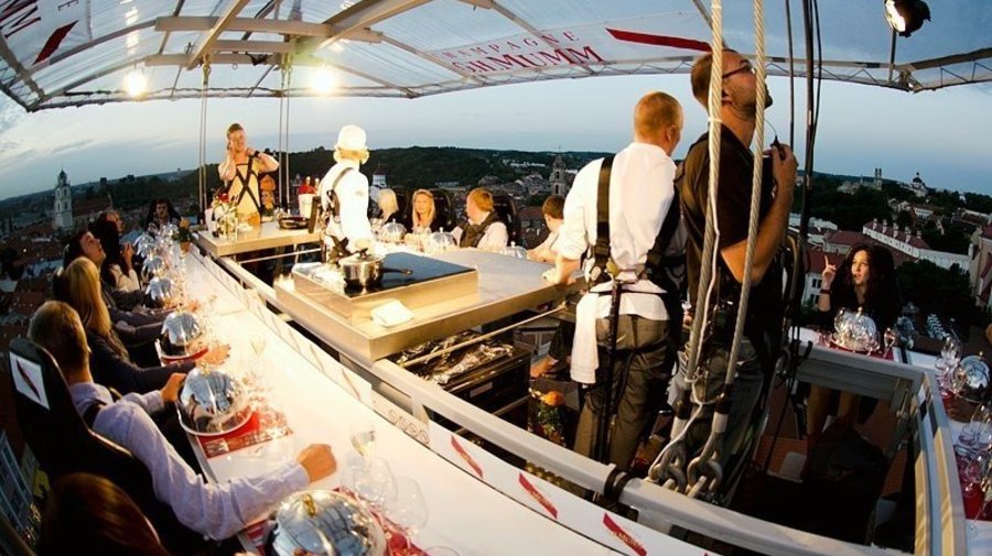 «Dinner in the Sky»