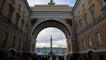 Детская интерактивная игра «Сказки петербургского двора» 