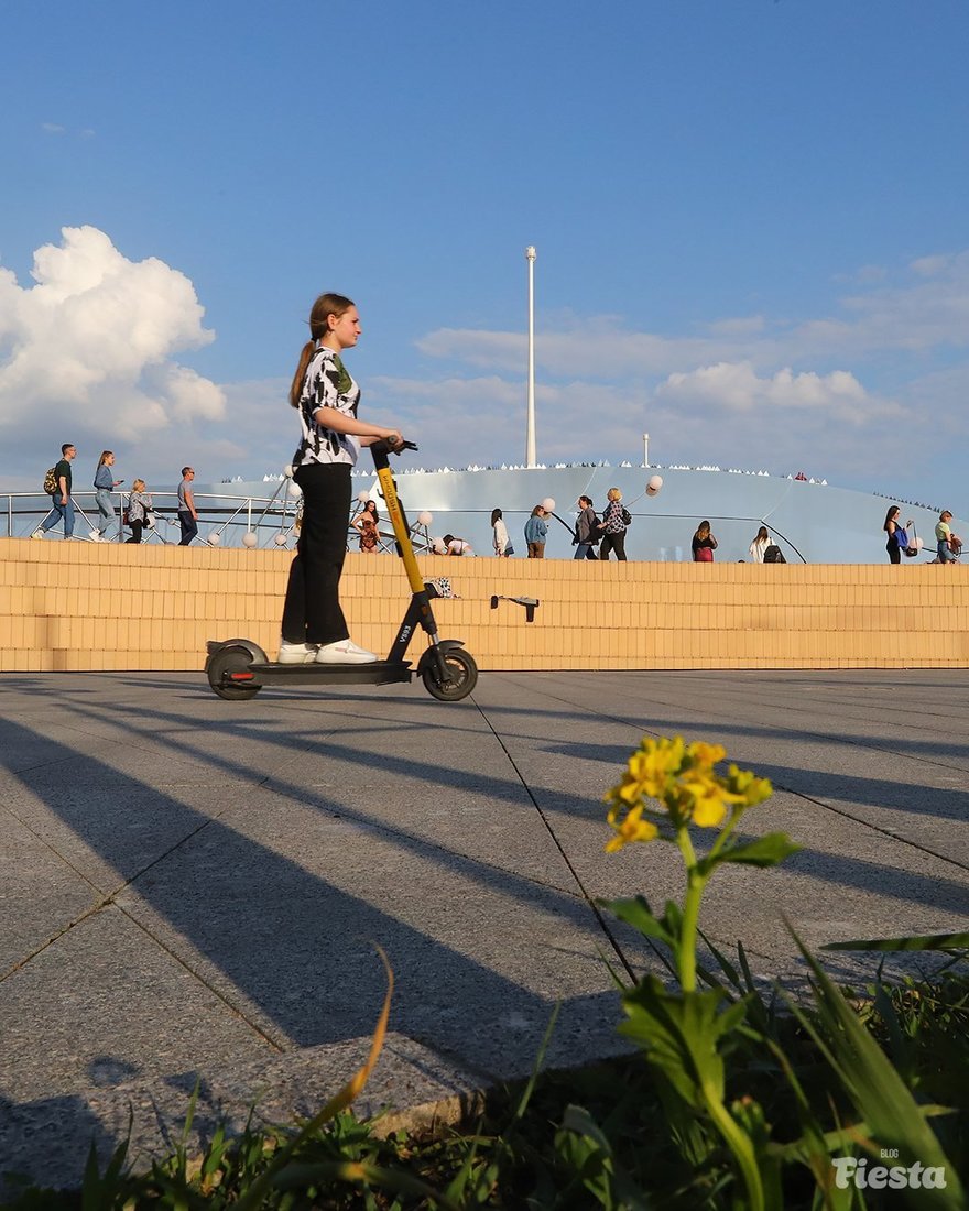 В Петербурге начала работать технология против езды на электросамокатах вдвоём