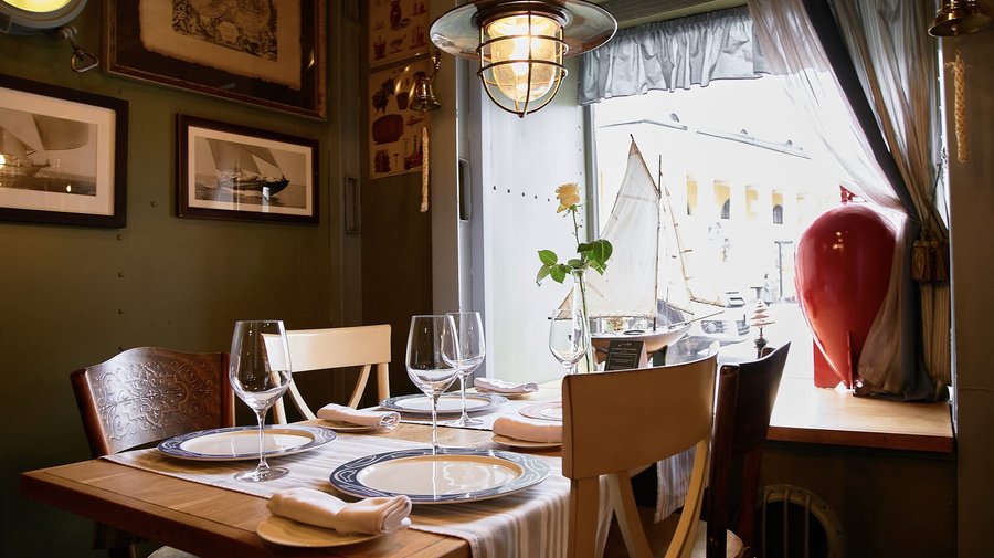 La Perla Fish House