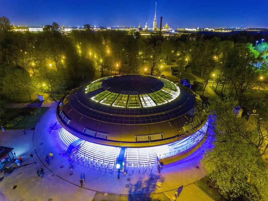 Петербургское метро будет работать ночью во время празднования Дня города
