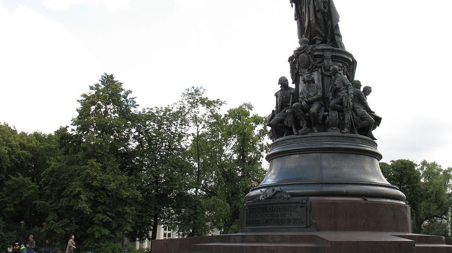 Памятник Екатерине II в Катькином саду