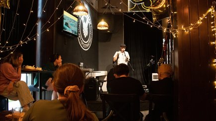 «Книжный stand up» — фото 1