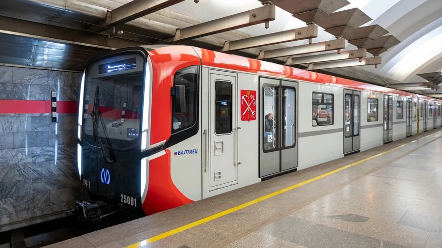 Метрострой Северной столицы начал поиски подрядчика для разработки рабочей документации на строительство двух новых станций метро на северном участке зелёной линии в Санкт-Петербурге.