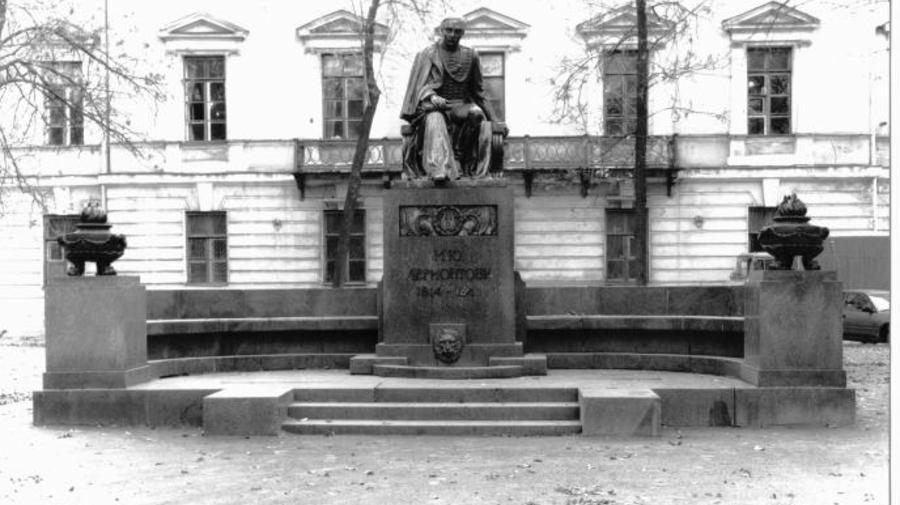 В Петербурге проведут бесплатные экскурсии в память о Лермонтове