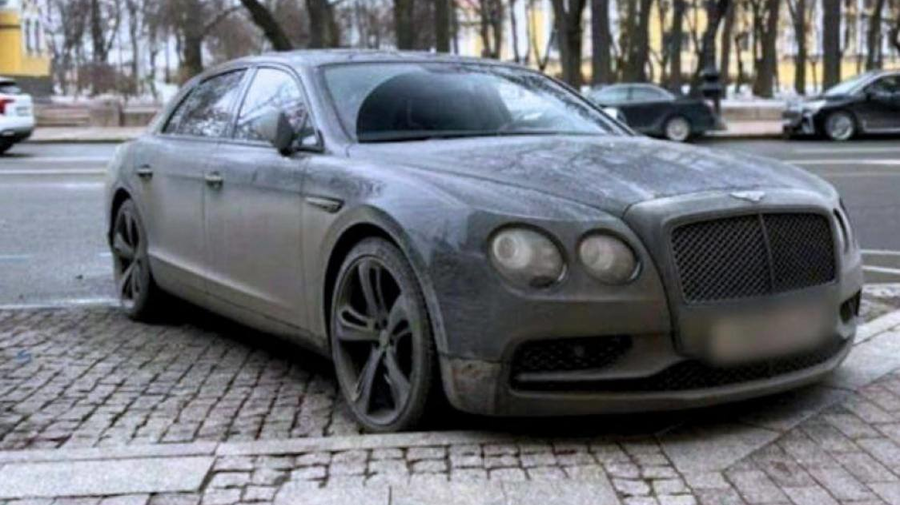 В Санкт-Петербурге у гражданина изъяли автомобиль «Bentley» из-за 82 неоплаченных штрафов.